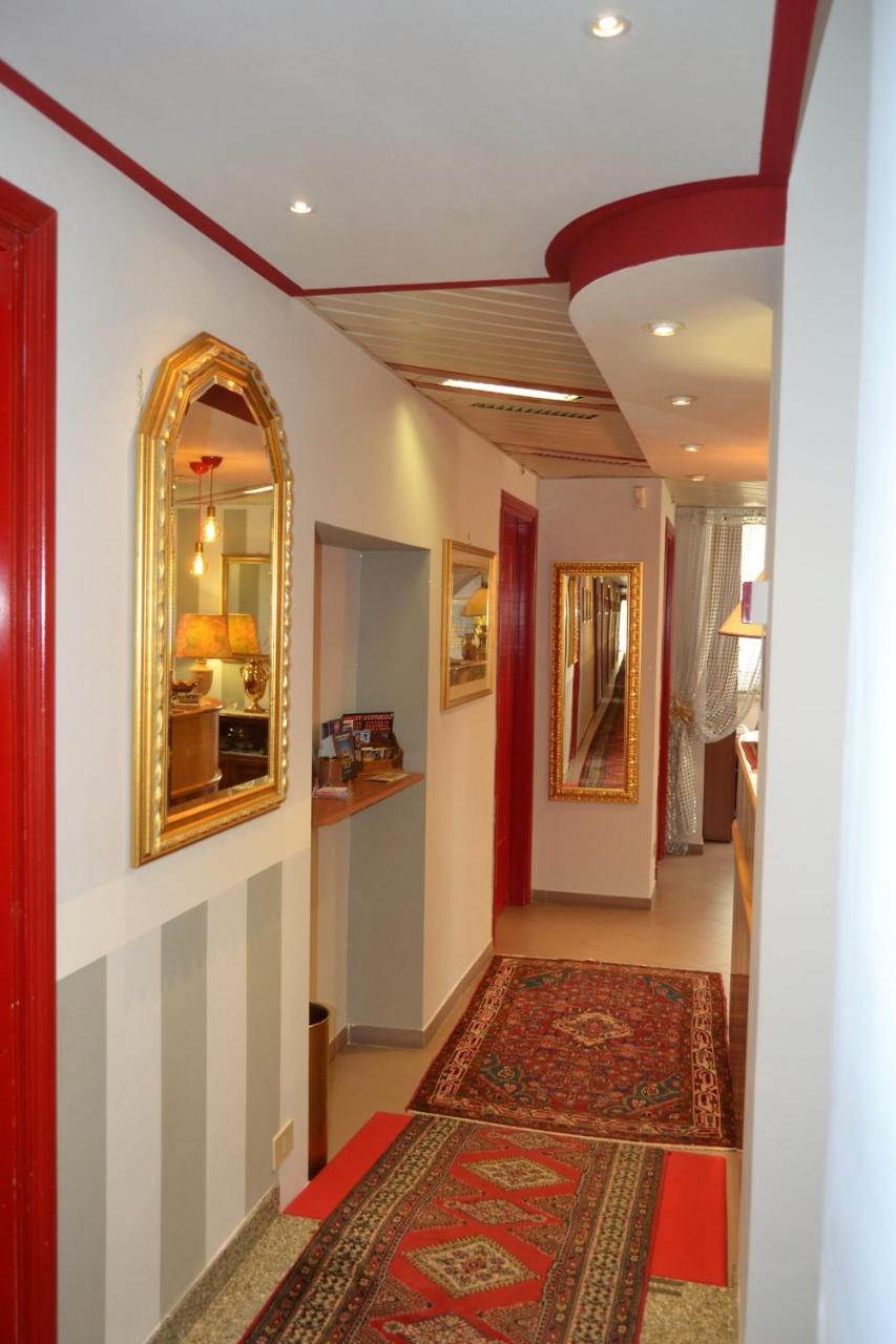 Hotel Facioni Помеция Экстерьер фото