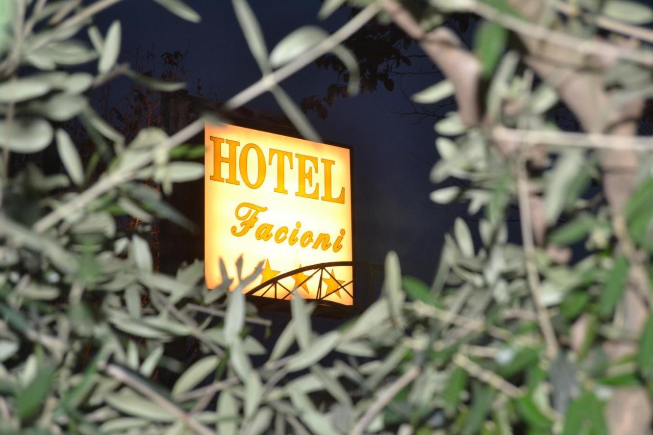 Hotel Facioni Помеция Экстерьер фото