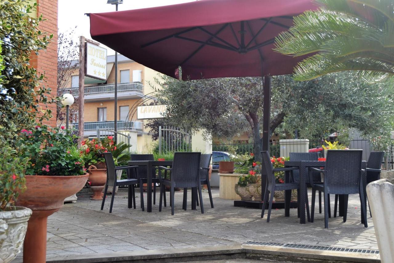 Hotel Facioni Помеция Экстерьер фото