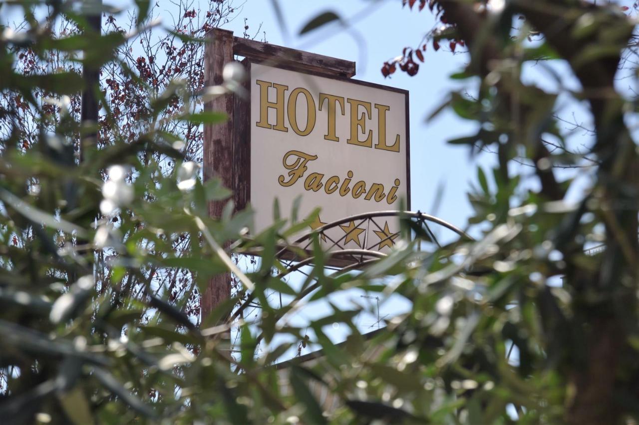 Hotel Facioni Помеция Экстерьер фото