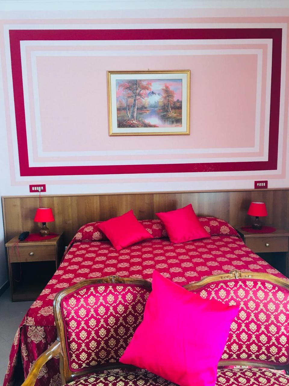 Hotel Facioni Помеция Экстерьер фото